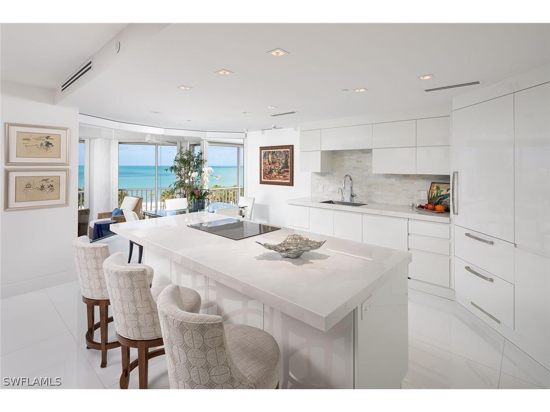 8111 Bay Colony Drive #302 Naples FL 34108 226011748 image1