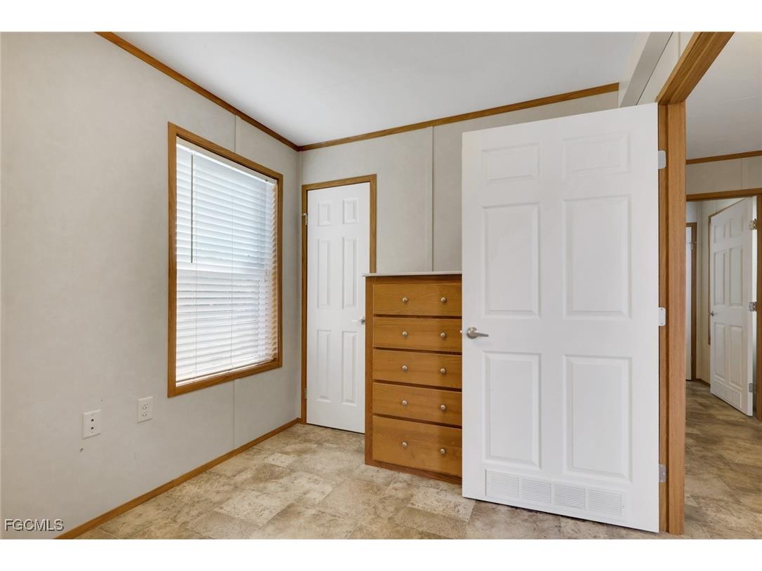 8111 Breeze Drive North Fort Myers FL 33917 2025020524 image15