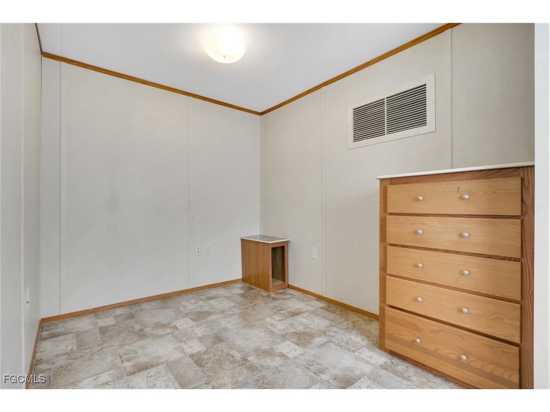 8111 Breeze Drive North Fort Myers FL 33917 2025020524 image16