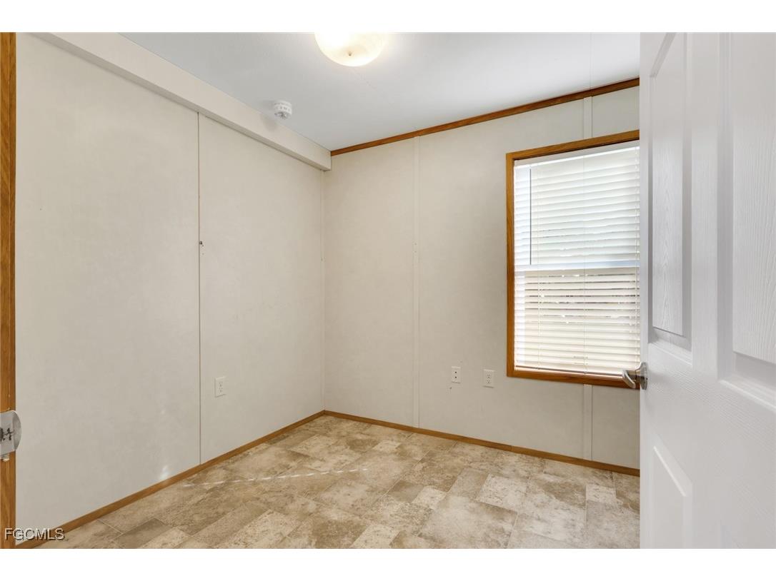 8111 Breeze Drive North Fort Myers FL 33917 2025020524 image18