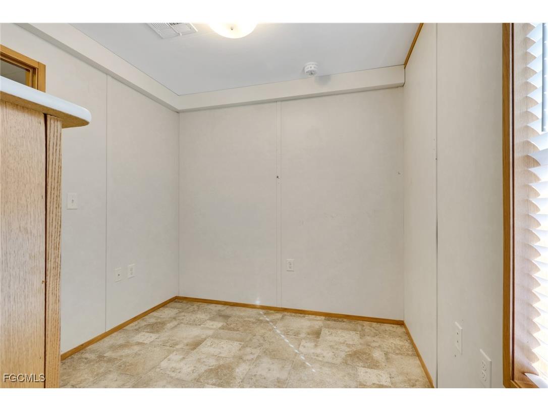 8111 Breeze Drive North Fort Myers FL 33917 2025020524 image19