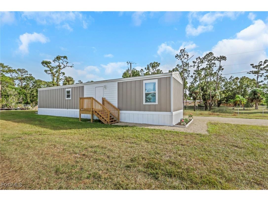 8111 Breeze Drive North Fort Myers FL 33917 2025020524 image21