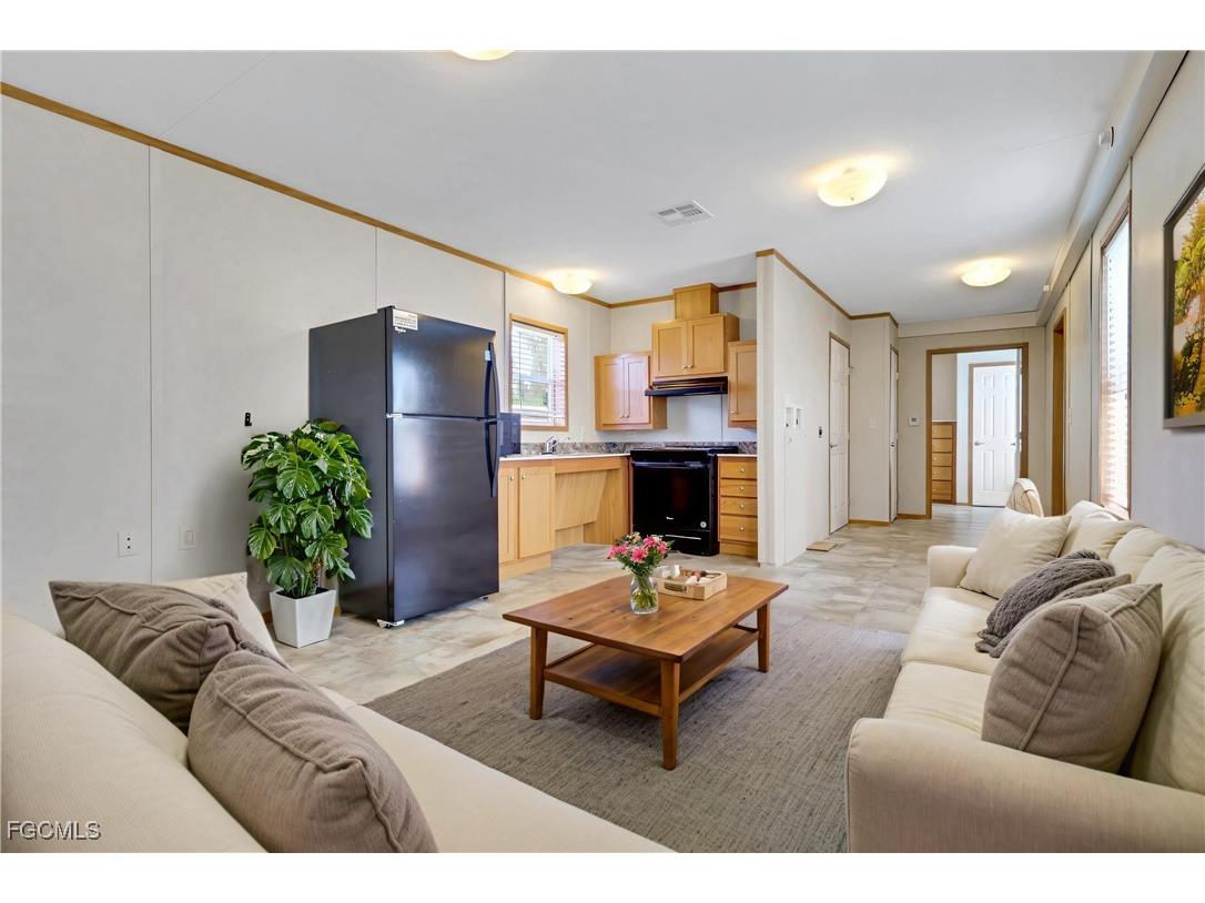 8111 Breeze Drive North Fort Myers FL 33917 2025020524 image3