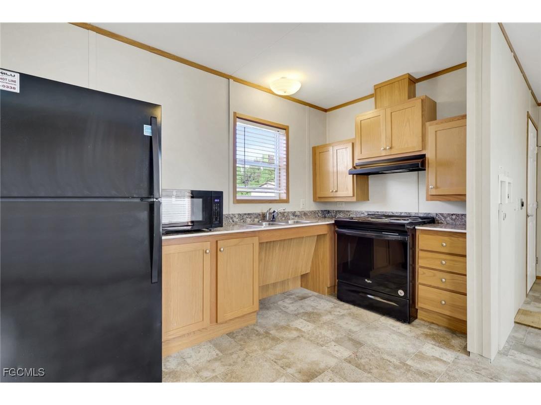 8111 Breeze Drive North Fort Myers FL 33917 2025020524 image5