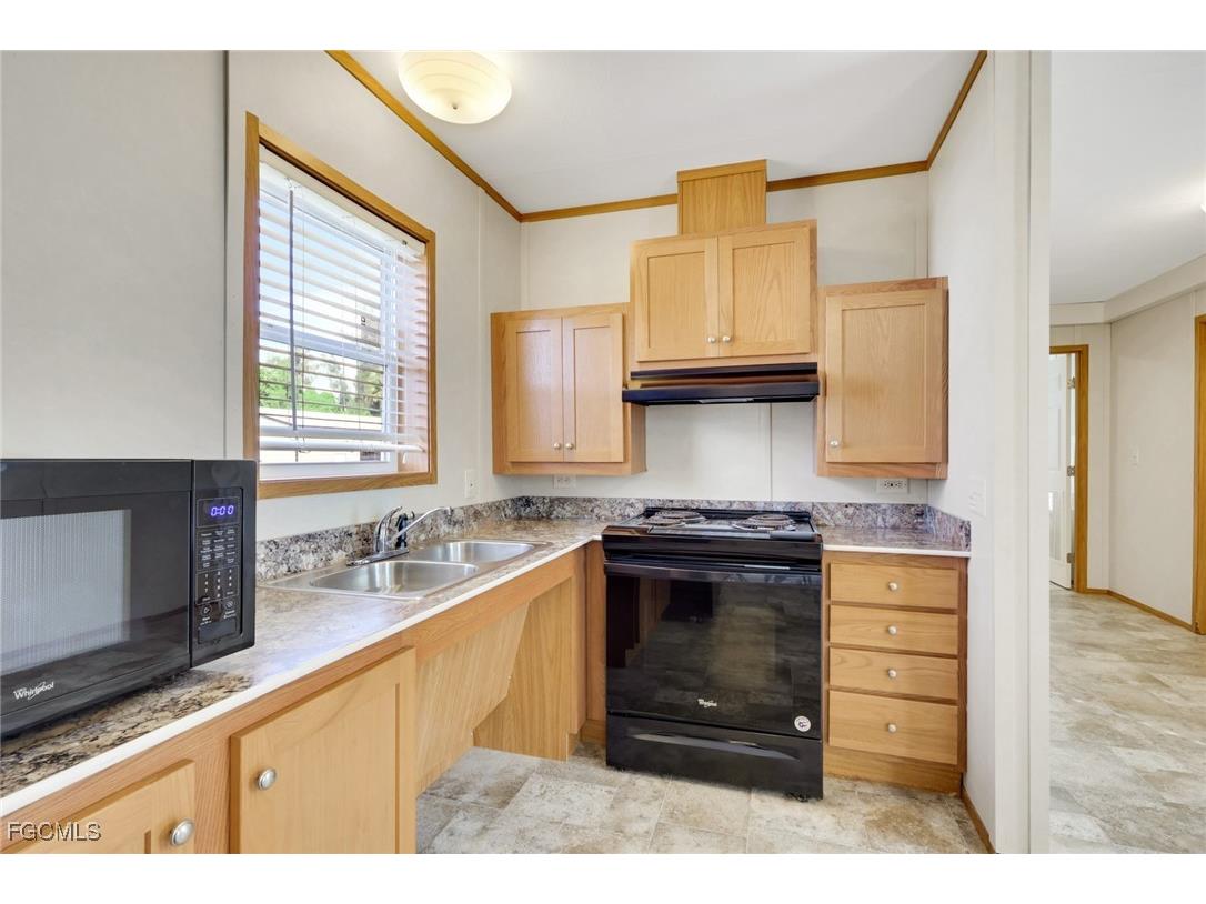 8111 Breeze Drive North Fort Myers FL 33917 2025020524 image6