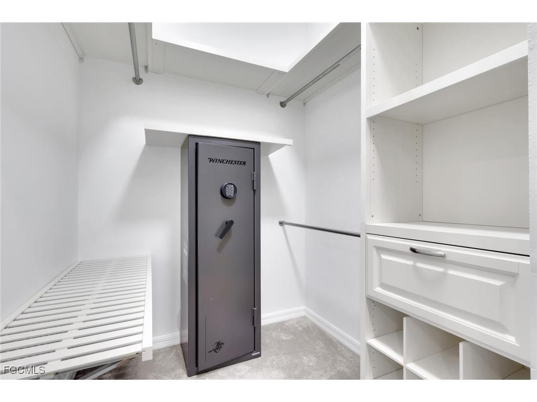 8117 Breeze Drive North Fort Myers FL 33917 2025020523 image15