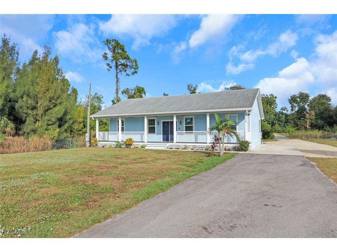 8117 Breeze Drive North Fort Myers FL 33917 2025020523 image2
