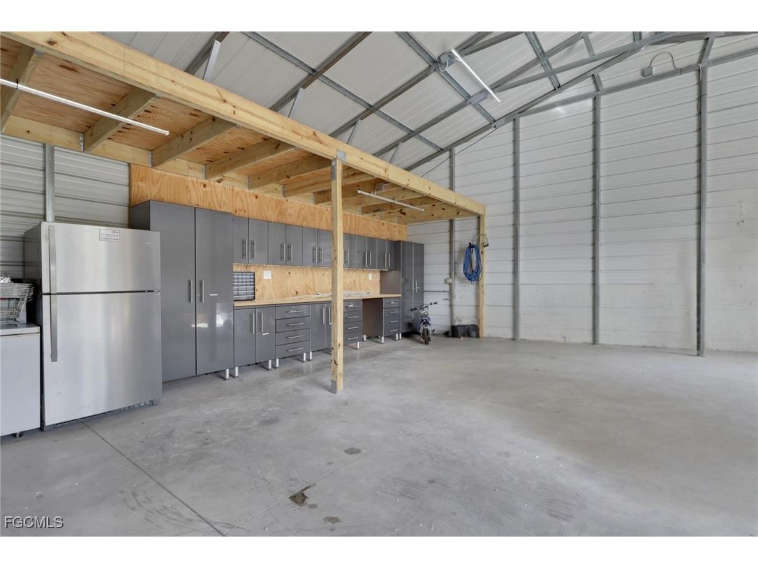 8117 Breeze Drive North Fort Myers FL 33917 2025020523 image31