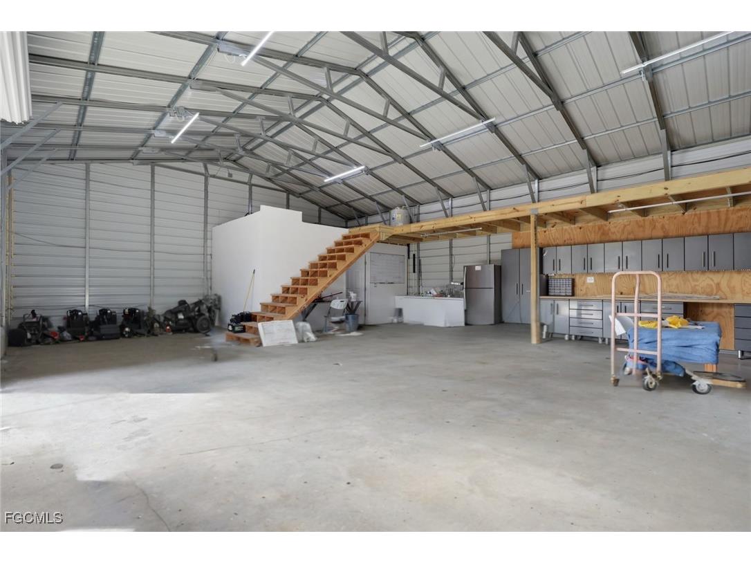 8117 Breeze Drive North Fort Myers FL 33917 2025020523 image32