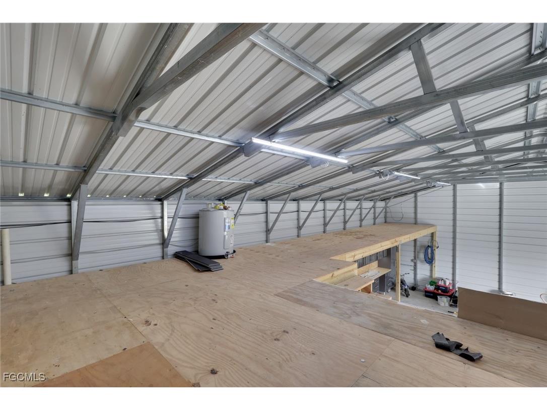 8117 Breeze Drive North Fort Myers FL 33917 2025020523 image33