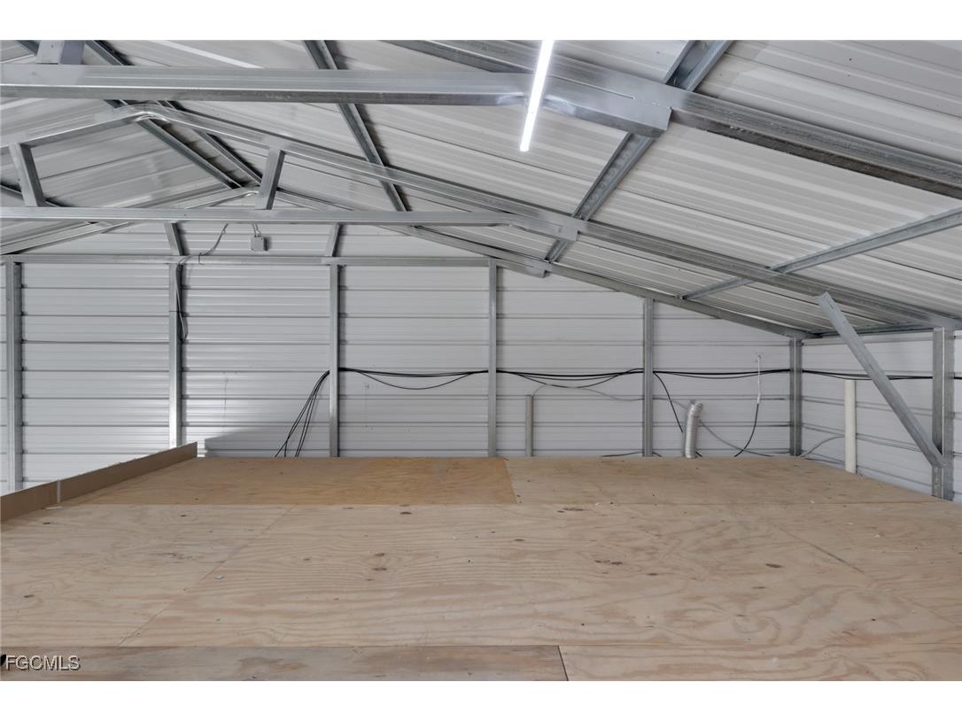 8117 Breeze Drive North Fort Myers FL 33917 2025020523 image34