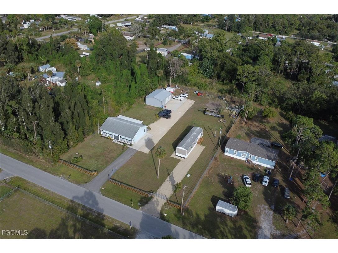 8117 Breeze Drive North Fort Myers FL 33917 2025020523 image36