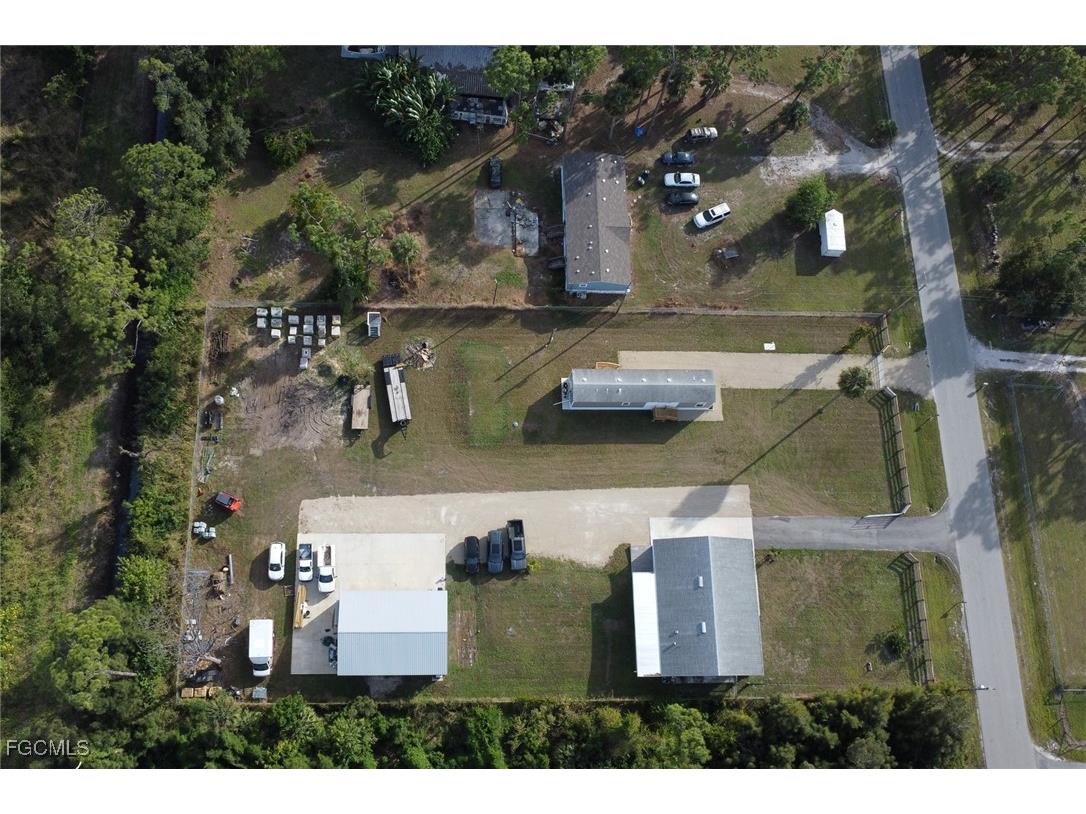 8117 Breeze Drive North Fort Myers FL 33917 2025020523 image37