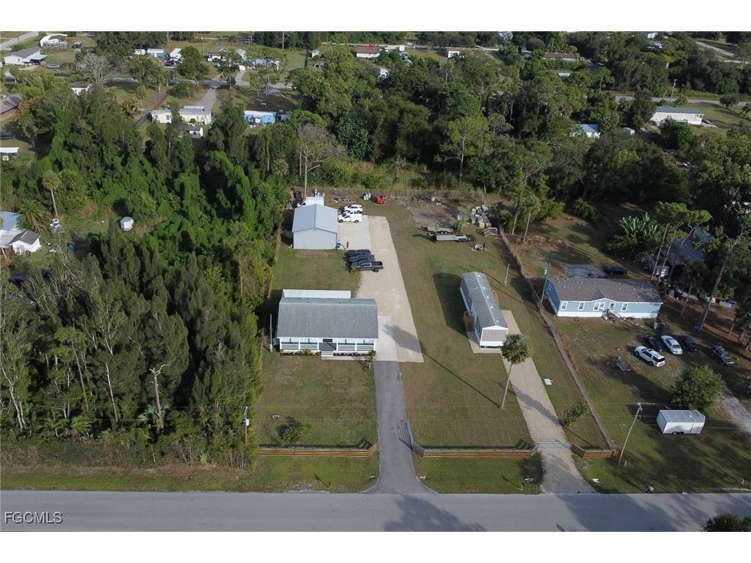 8117 Breeze Drive North Fort Myers FL 33917 2025020523 image38