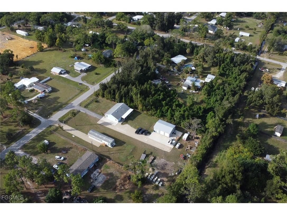 8117 Breeze Drive North Fort Myers FL 33917 2025020523 image39