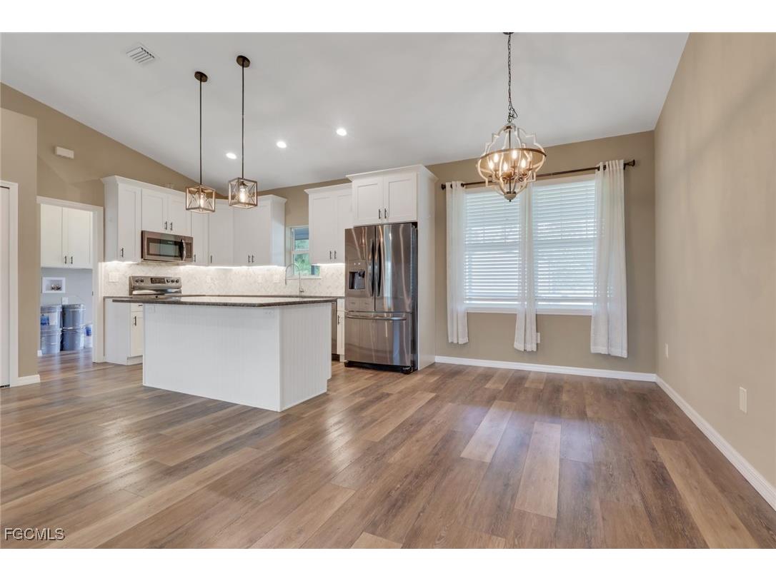 8117 Breeze Drive North Fort Myers FL 33917 2025020523 image7