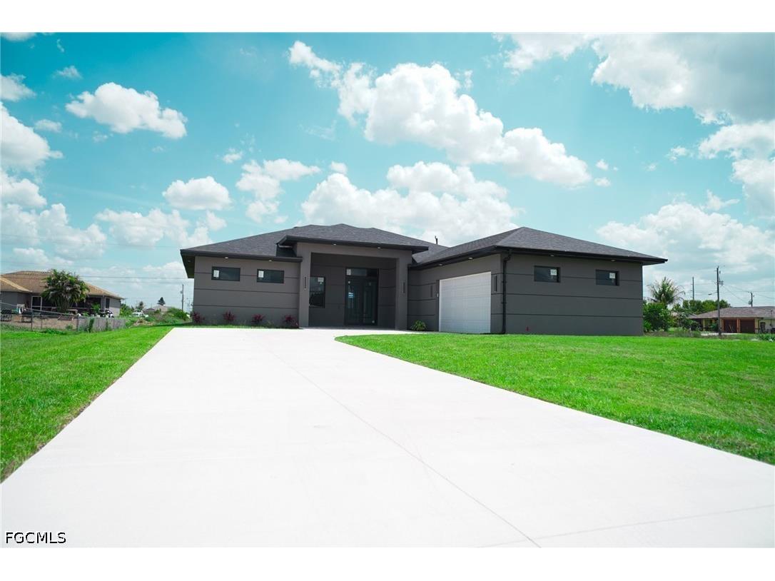 812 Chapel Avenue Lehigh Acres FL 33971 2026010945 image2