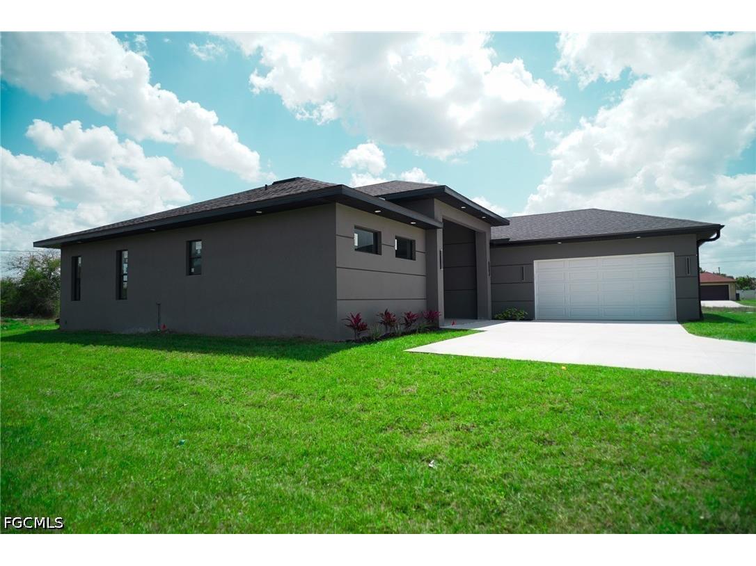 812 Chapel Avenue Lehigh Acres FL 33971 2026010945 image3