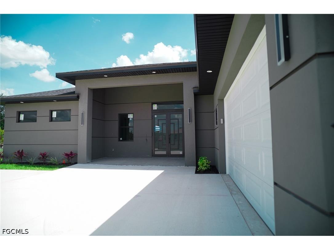 812 Chapel Avenue Lehigh Acres FL 33971 2026010945 image5