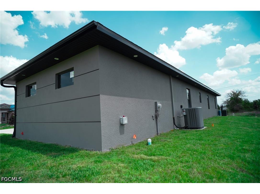 812 Chapel Avenue Lehigh Acres FL 33971 2026010945 image6