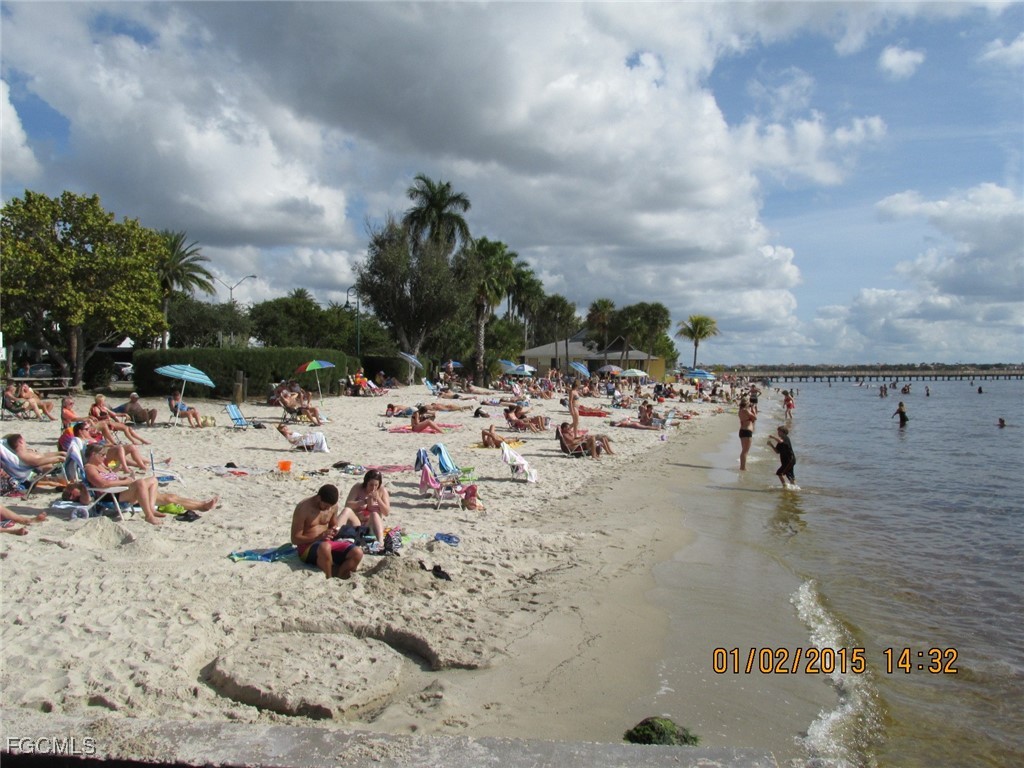 812 Palmetto Pointe Circle Cape Coral FL 33991 2025003142 image13