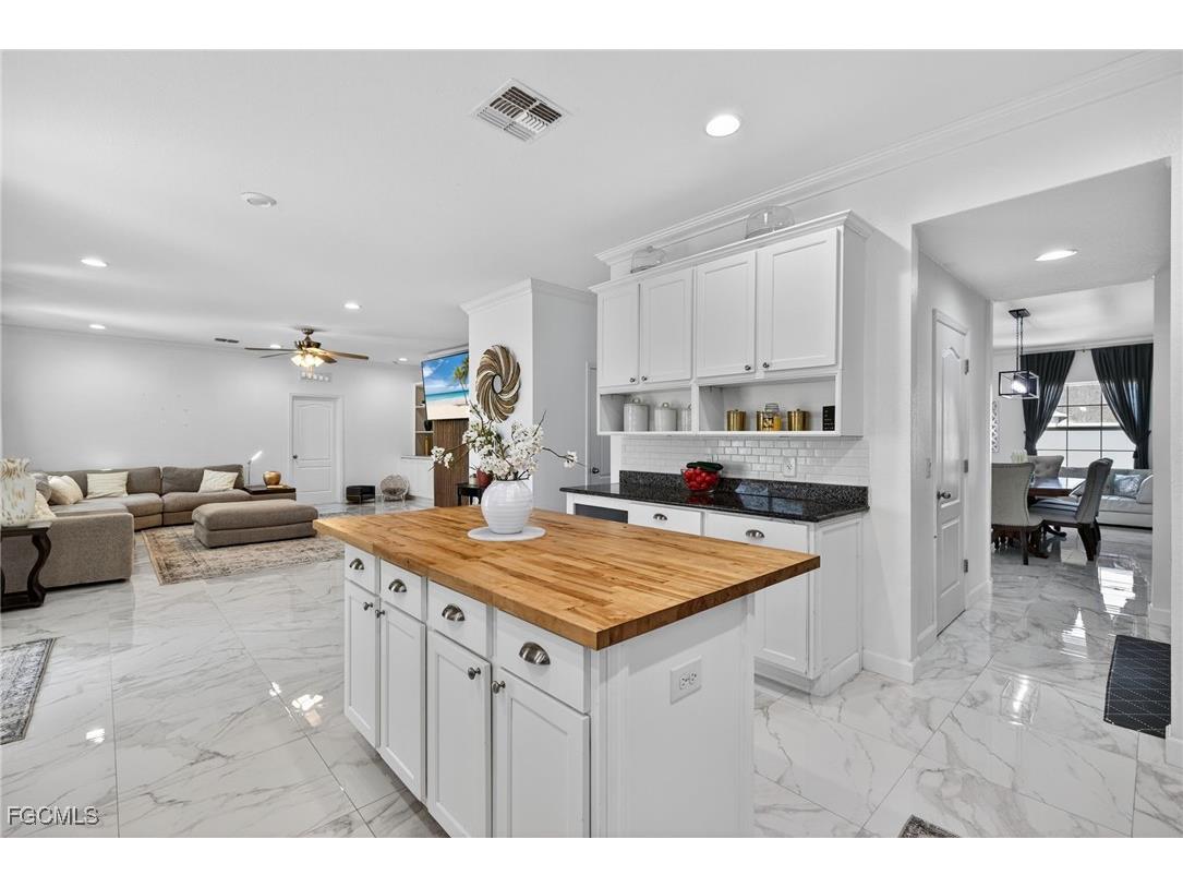 812 SW 11th Court Cape Coral FL 33991 2025018790 image16