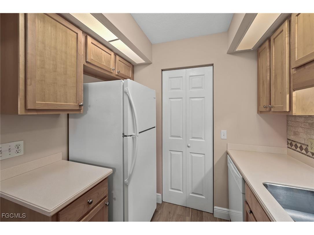 8121 S Woods Circle #8 Fort Myers FL 33919 2025025350 image11