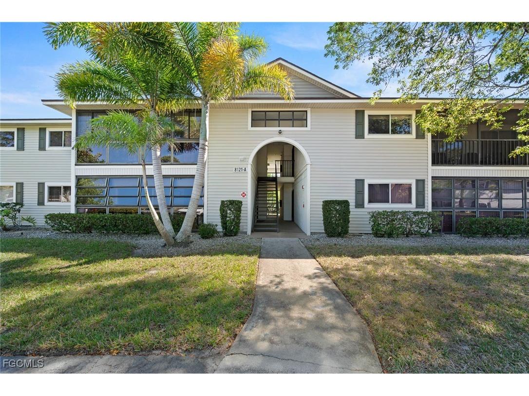 8121 S Woods Circle #8 Fort Myers FL 33919 2025025350 image3