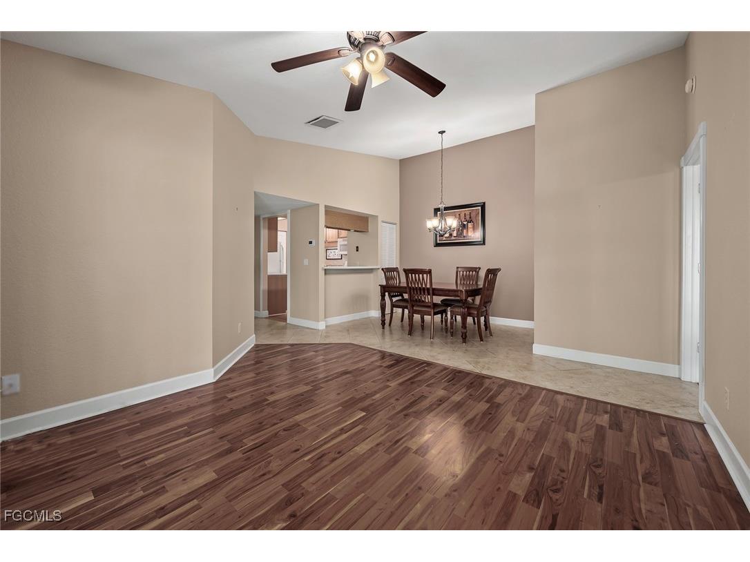 8121 S Woods Circle #8 Fort Myers FL 33919 2025025350 image5