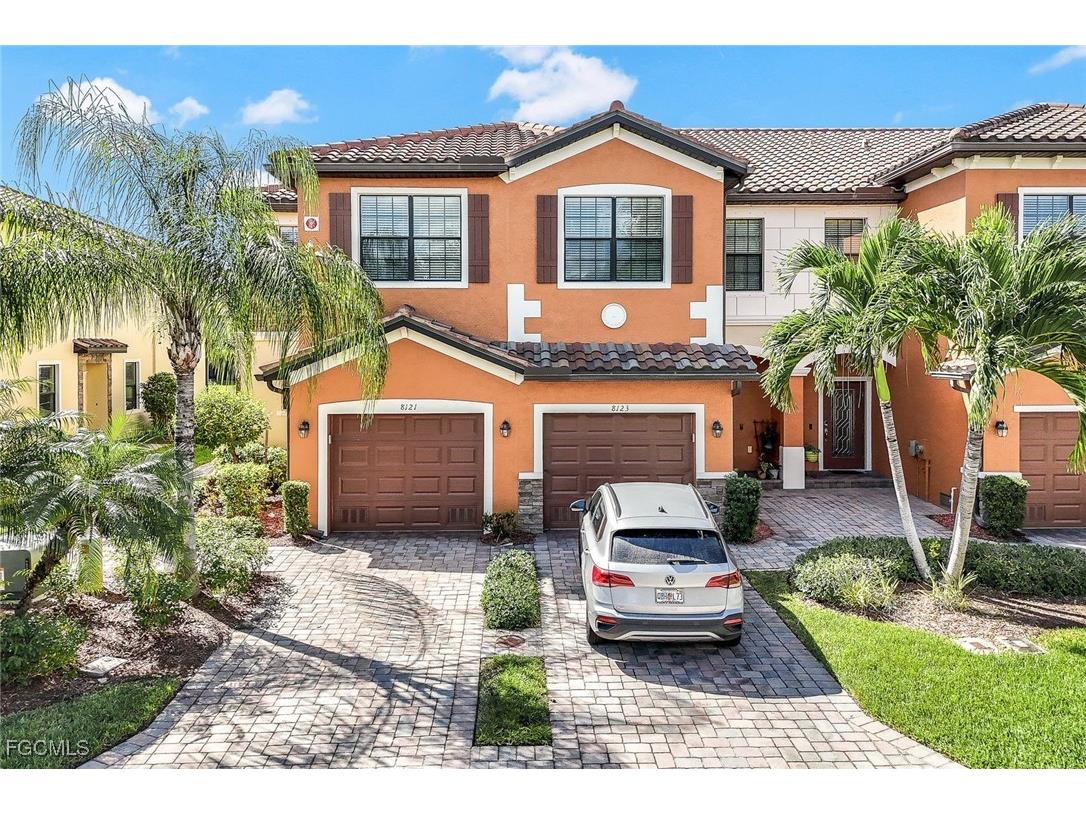 8121 Summerfield Street Fort Myers FL 33919 2025013745 image1