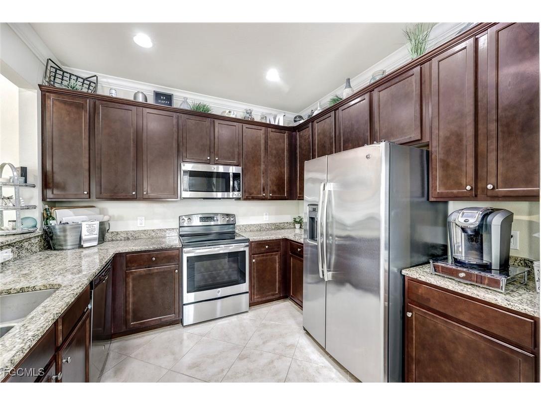 8121 Summerfield Street Fort Myers FL 33919 2025013745 image11