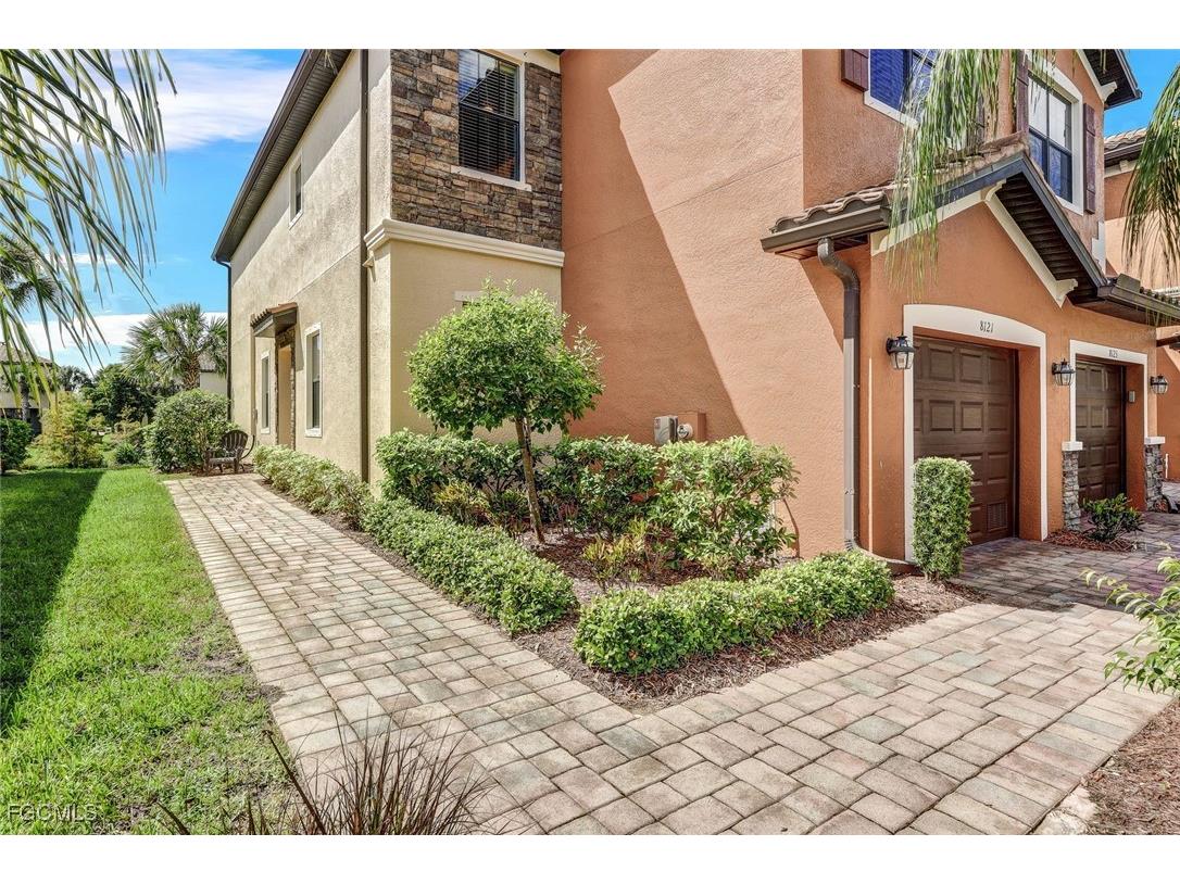 8121 Summerfield Street Fort Myers FL 33919 2025013745 image4