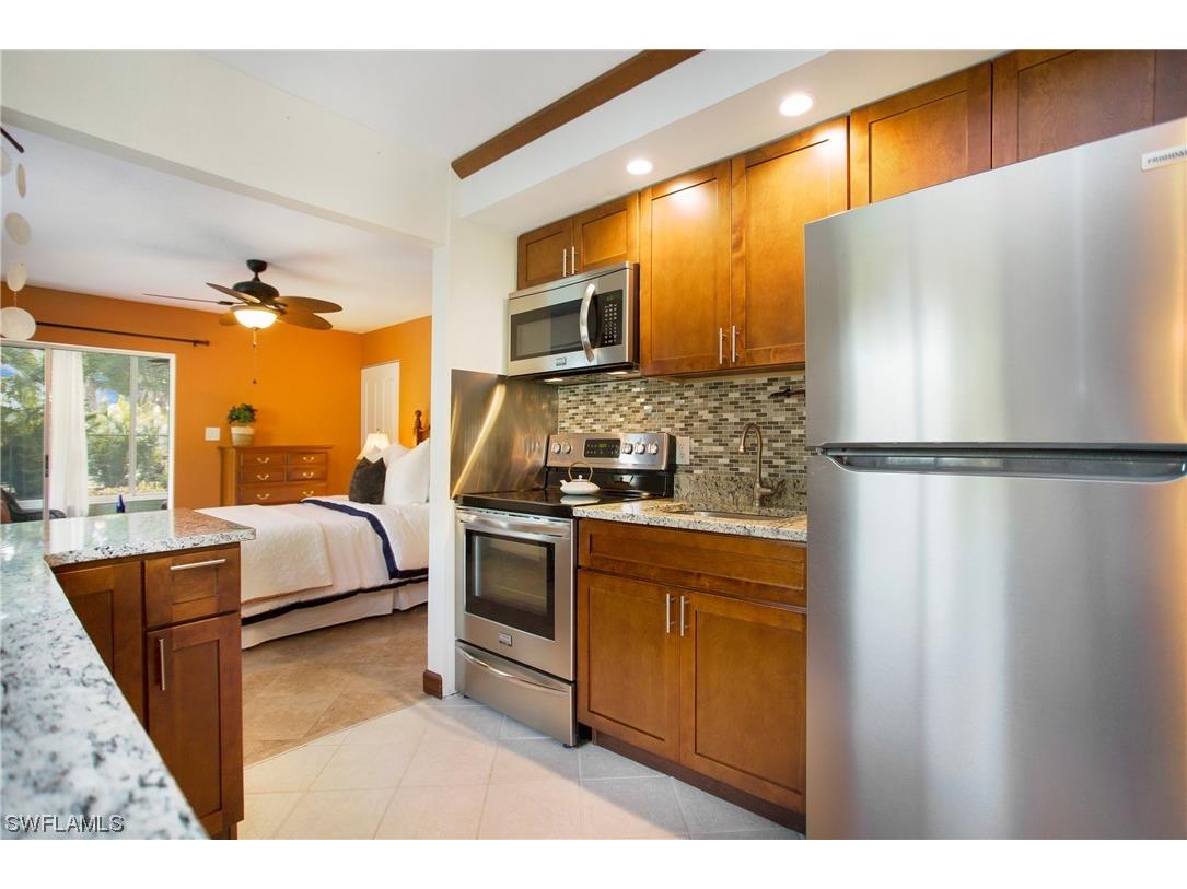 8127 Country Road #103 Fort Myers FL 33919 224016379 image1