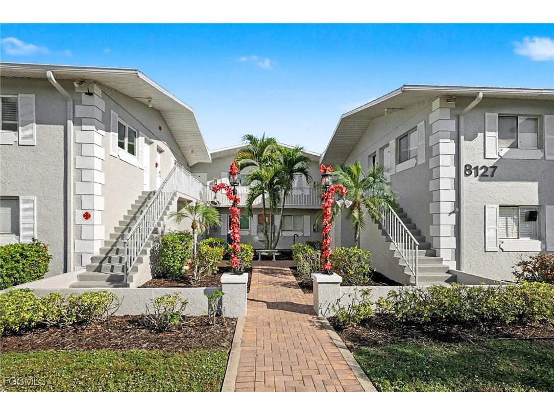 8127 Country Road #205 Fort Myers FL 33919 2025025759 image1