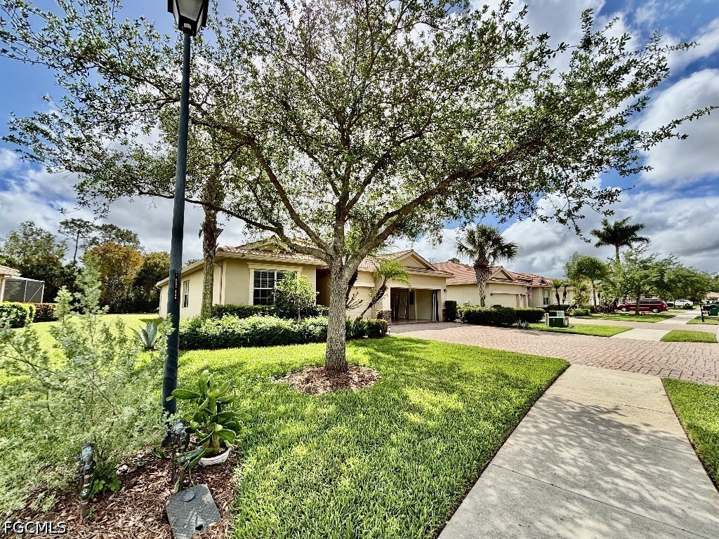 8128 Piedmont Drive Naples FL 34104 2026018424 image1