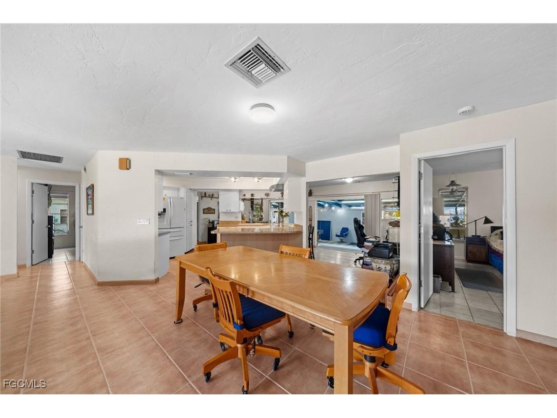813 105th Avenue N Naples FL 34108 2025024742 image10