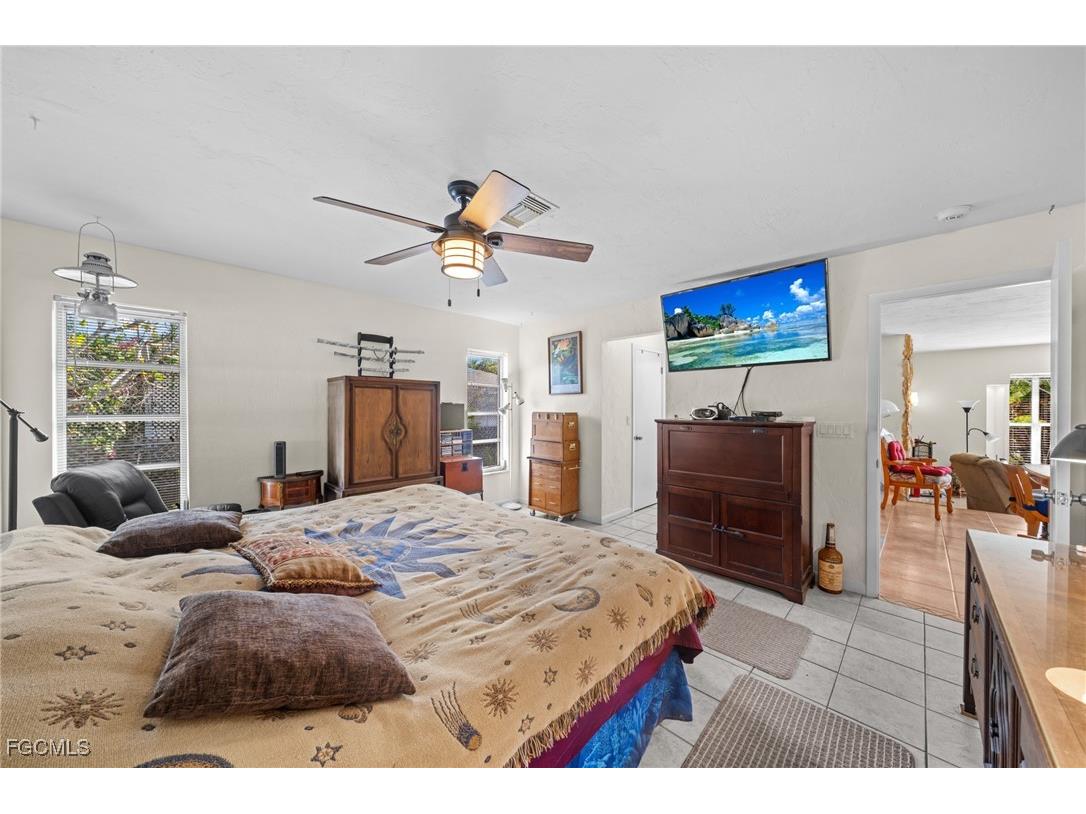 813 105th Avenue N Naples FL 34108 2025024742 image12