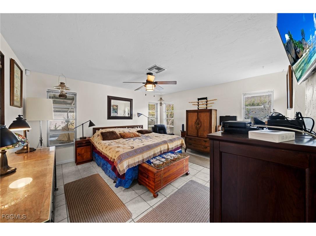 813 105th Avenue N Naples FL 34108 2025024742 image13