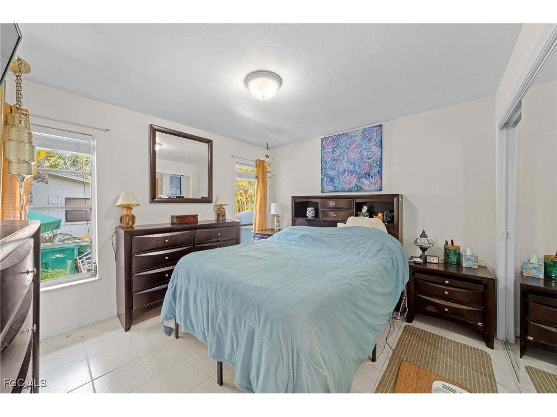 813 105th Avenue N Naples FL 34108 2025024742 image16