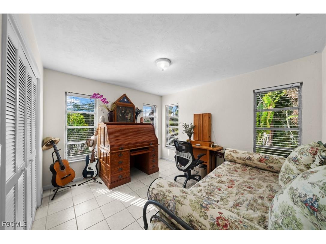 813 105th Avenue N Naples FL 34108 2025024742 image18