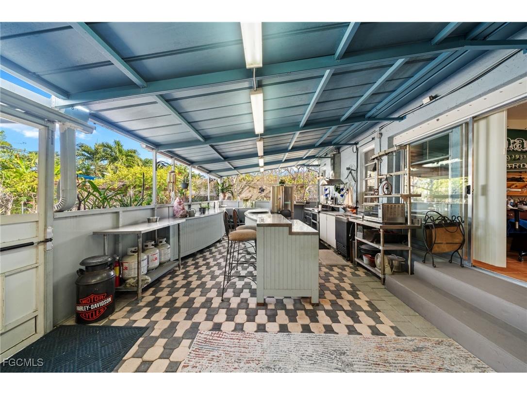 813 105th Avenue N Naples FL 34108 2025024742 image23