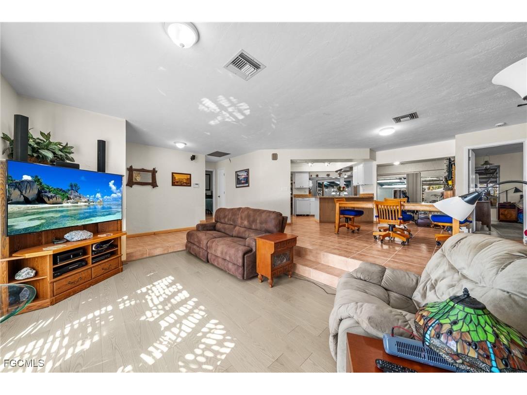 813 105th Avenue N Naples FL 34108 2025024742 image7