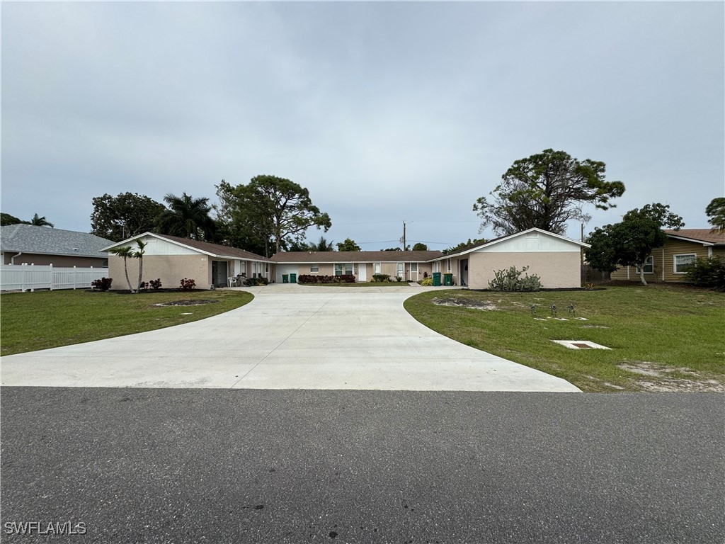 813 109th Avenue N Naples FL 34108 225017703 image1