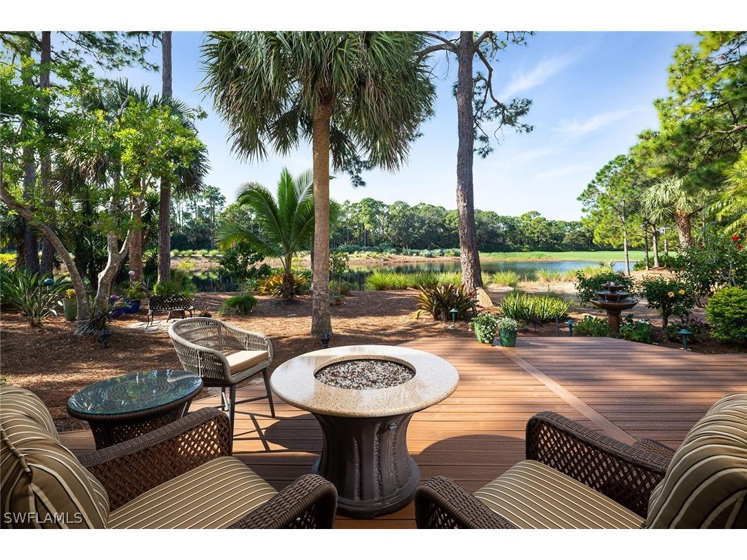 813 Barcarmil Way Naples FL 34110 226010209 image1