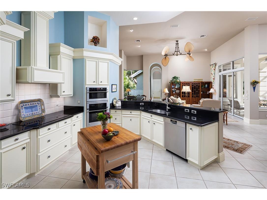 813 Barcarmil Way Naples FL 34110 226010209 image15