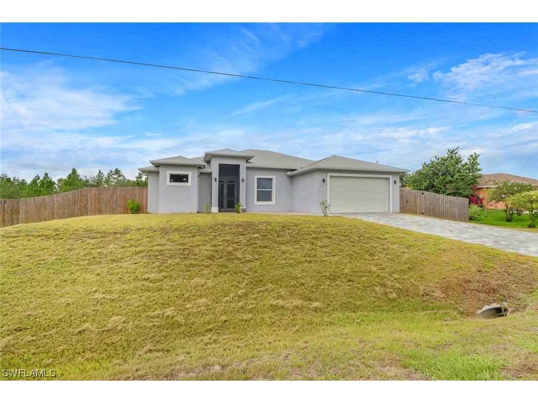 813 Lake Avenue Lehigh Acres FL 33972 223058088 image1