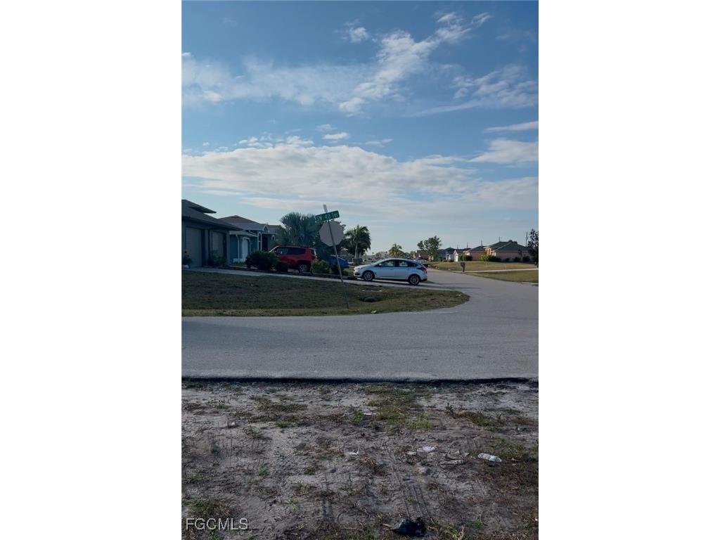 813 SW 40th Terrace Cape Coral FL 33914 2026001683 image1