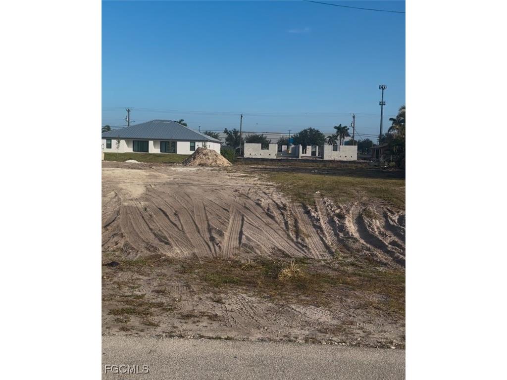 813 SW 40th Terrace Cape Coral FL 33914 2026001683 image2