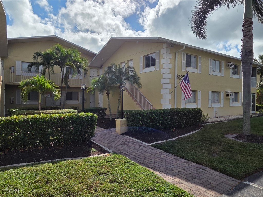 8135 Country Road #206 Fort Myers FL 33919 2025013605 image1