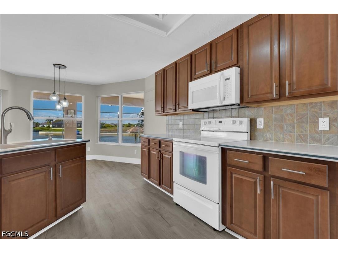 814 NW 11th Place Cape Coral FL 33993 2026015091 image8